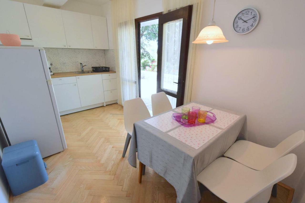 Apartments Jadanec Malinska Eksteriør bilde