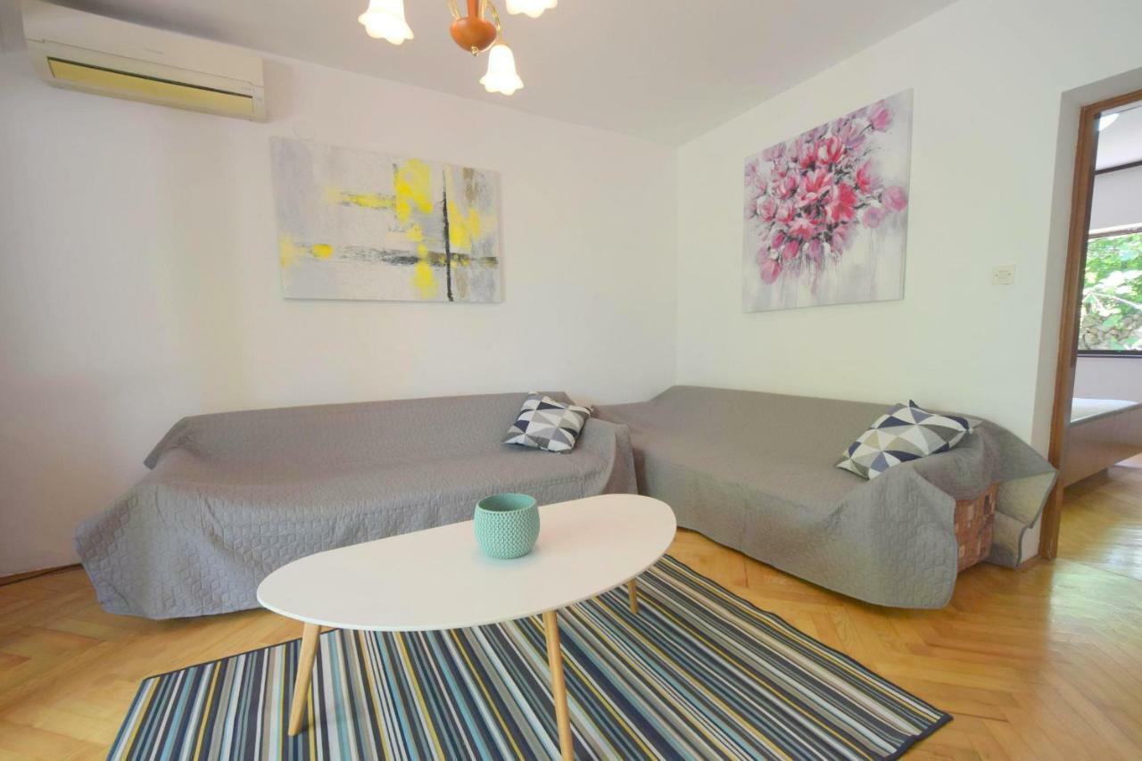 Apartments Jadanec Malinska Eksteriør bilde