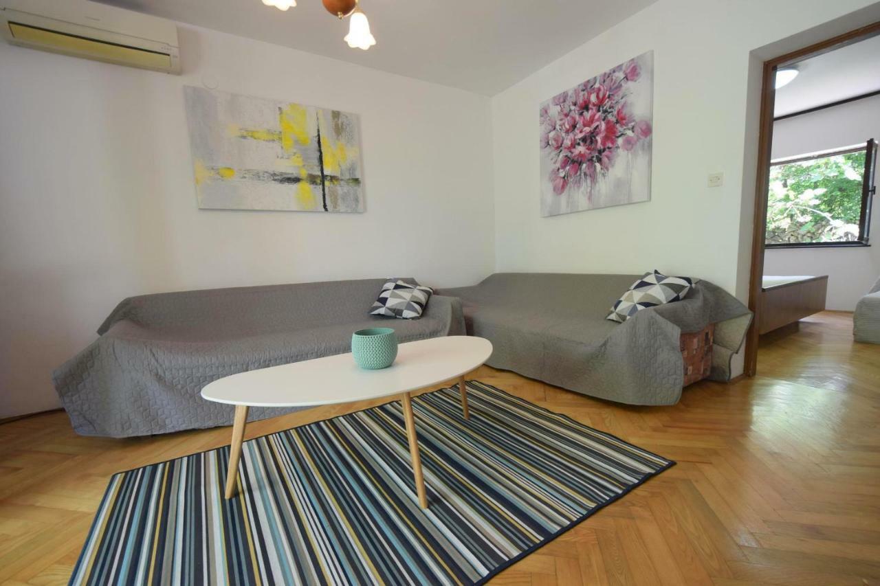 Apartments Jadanec Malinska Eksteriør bilde